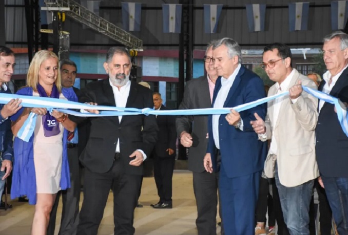 Morales inauguró el Alto Multiespacio para expresiones culturales